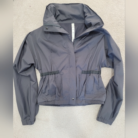 Lululemon grey hooded jacket, size 4 - Picture 3 of 7